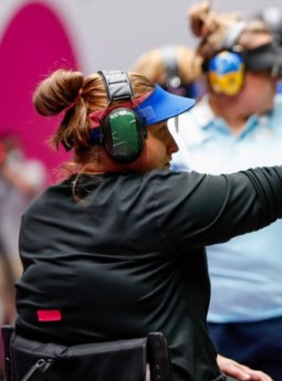 İşitme Engelliler