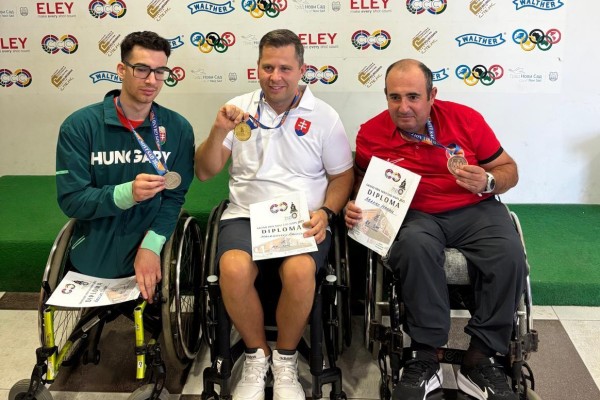 10 M Havalı Tüfek Erkekler (R1) Bronz Madalyasının Sahibi: Hakan Abakay