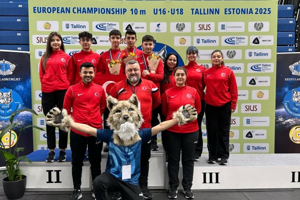 U-16 Havalı Tabanca Erkekler Trio Takım Bronz Madalyanın Sahibi