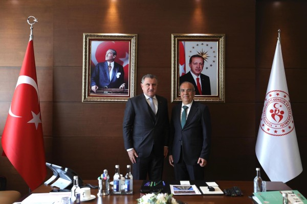 Federasyon Başkanımız Murat Kocakaya’dan Gençlik ve Spor Bakanımız Sayın Osman Aşkın Bak’a Ziyaret