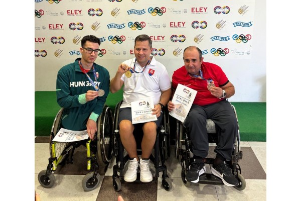 10 M Havalı Tüfek Erkekler (R1) Bronz Madalyasının Sahibi: Hakan Abakay