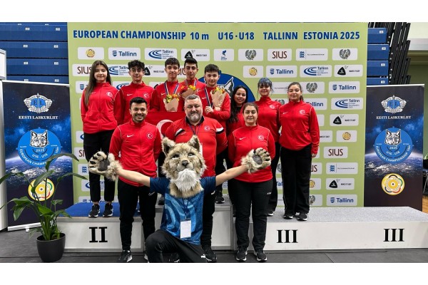 U-16 Havalı Tabanca Erkekler Trio Takım Bronz Madalyanın Sahibi